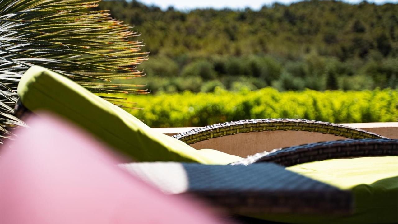 Sous Les Pins Gites Et Chambres D'Hotes La Londe-les-Maures Exteriör bild