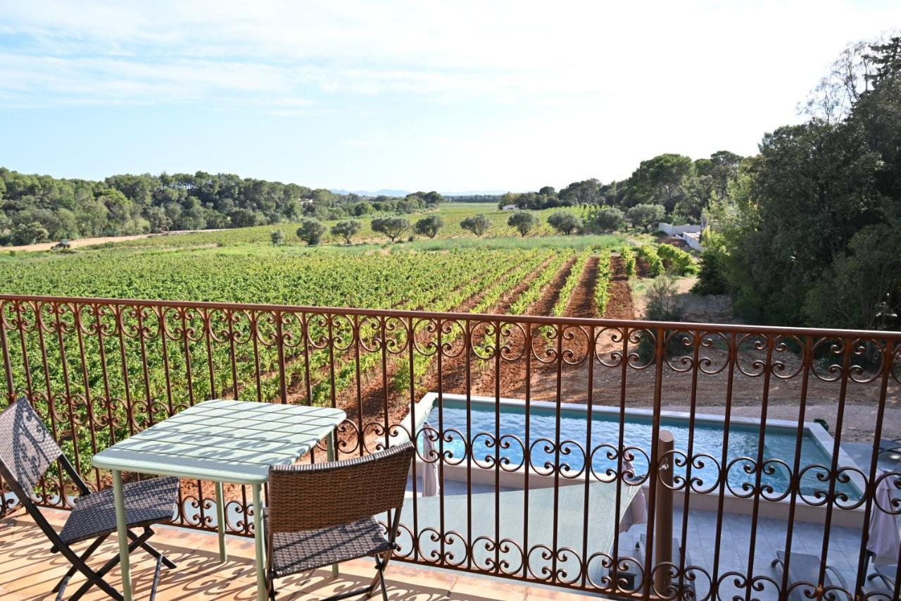 Sous Les Pins Gites Et Chambres D'Hotes La Londe-les-Maures Exteriör bild