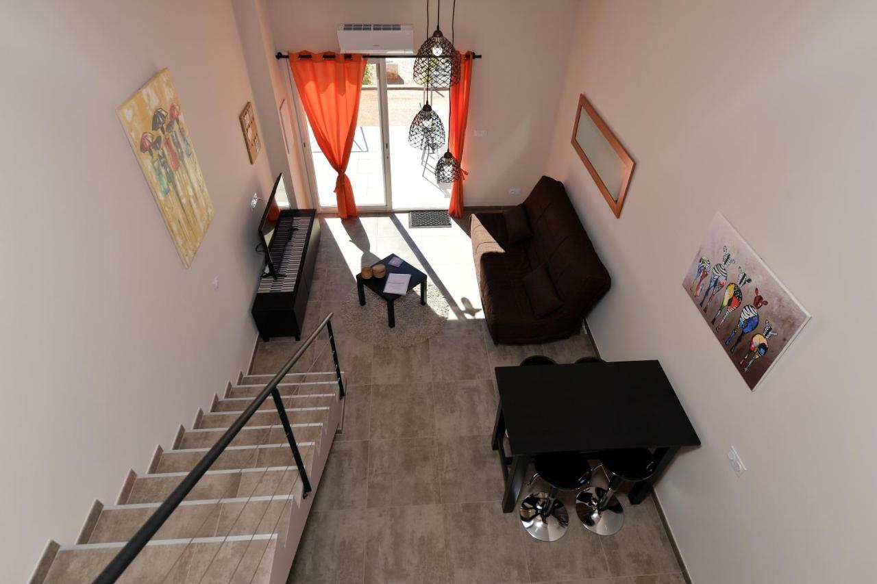 Sous Les Pins Gites Et Chambres D'Hotes La Londe-les-Maures Exteriör bild