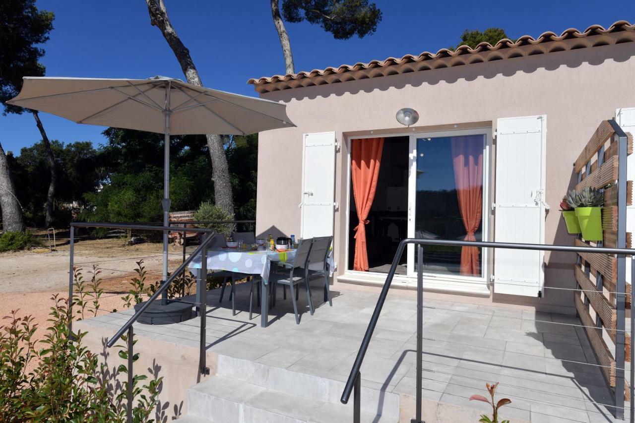 Sous Les Pins Gites Et Chambres D'Hotes La Londe-les-Maures Exteriör bild