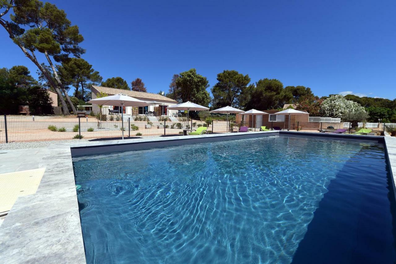 Sous Les Pins Gites Et Chambres D'Hotes La Londe-les-Maures Exteriör bild